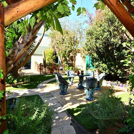 Secret Garden Guesthouse Bloubergstrand Buitenkant foto