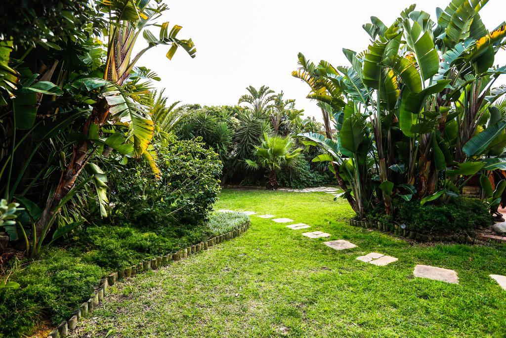 Secret Garden Guesthouse Bloubergstrand Buitenkant foto