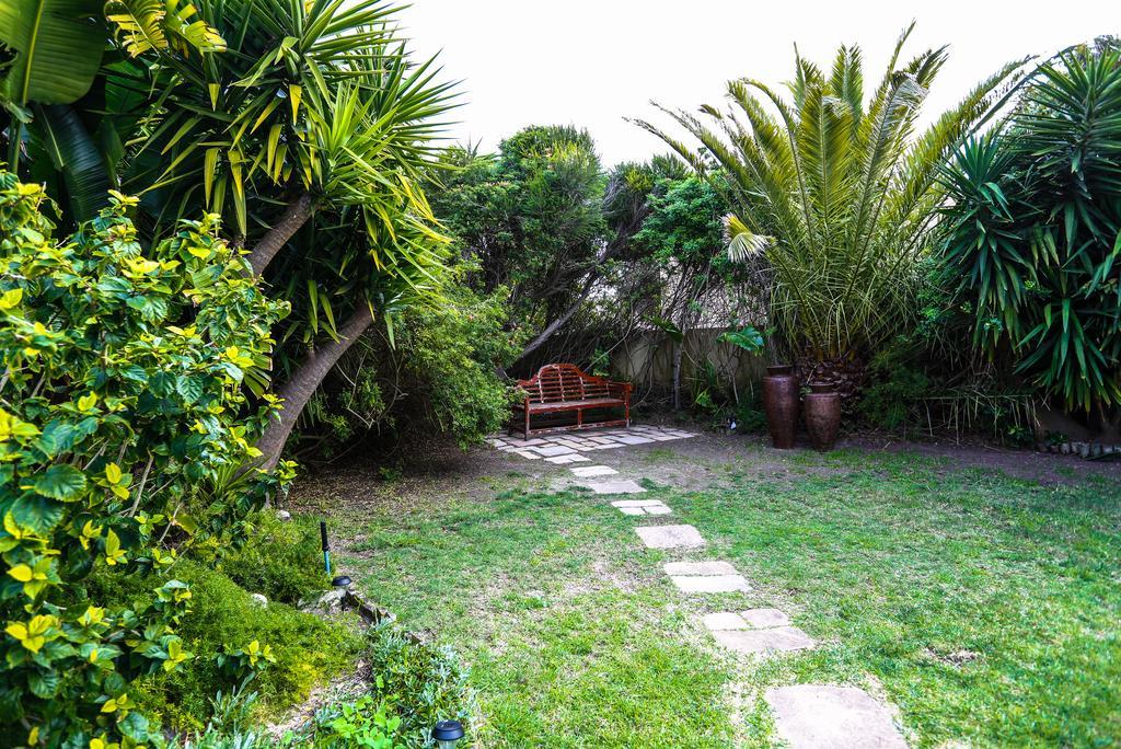 Secret Garden Guesthouse Bloubergstrand Buitenkant foto