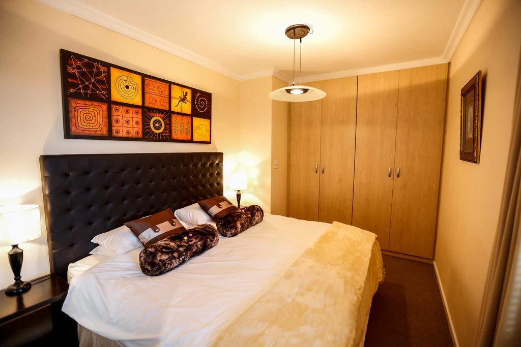 Secret Garden Guesthouse Bloubergstrand Kamer foto