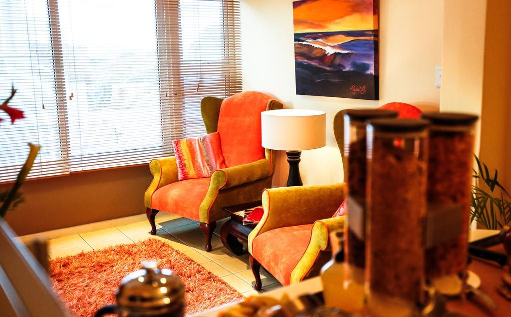Secret Garden Guesthouse Bloubergstrand Kamer foto