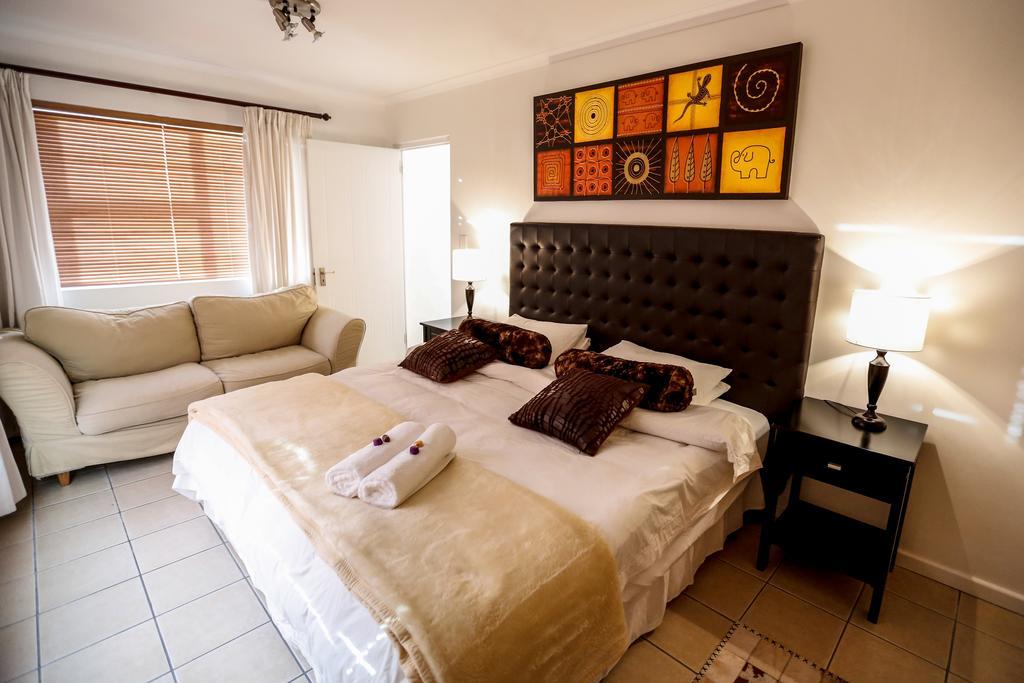 Secret Garden Guesthouse Bloubergstrand Kamer foto