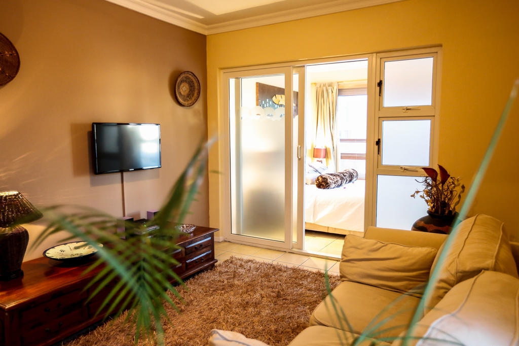 Secret Garden Guesthouse Bloubergstrand Kamer foto