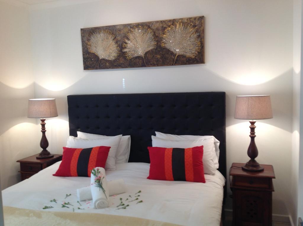 Secret Garden Guesthouse Bloubergstrand Buitenkant foto