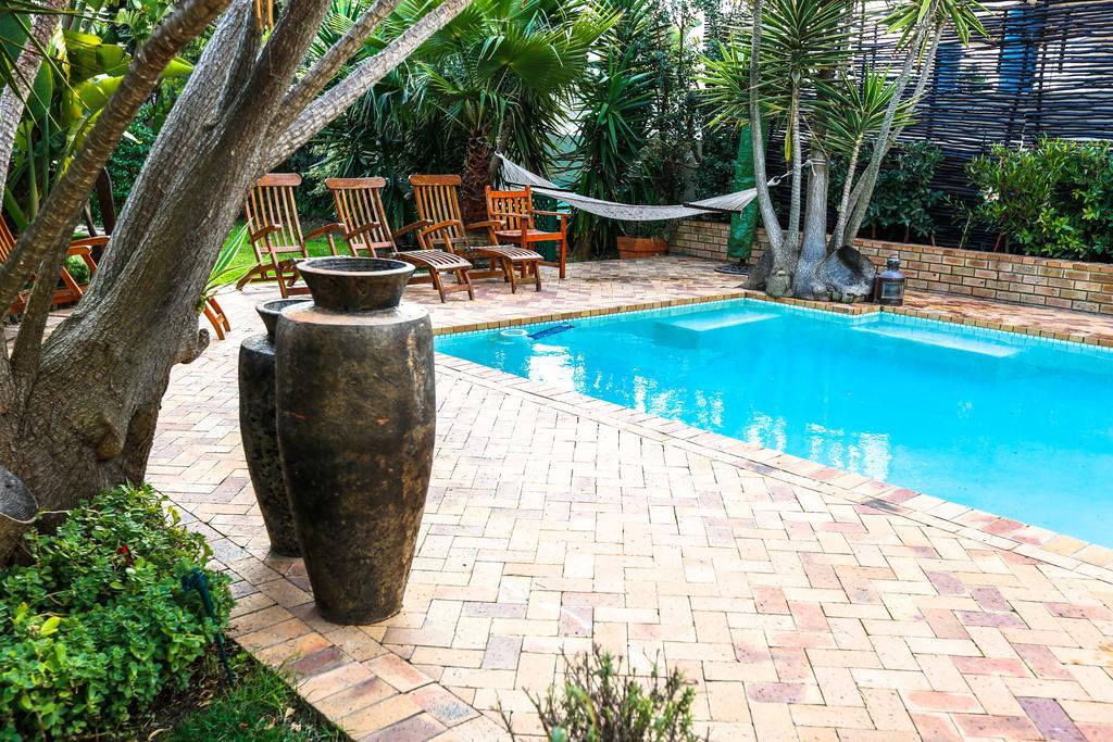 Secret Garden Guesthouse Bloubergstrand Buitenkant foto