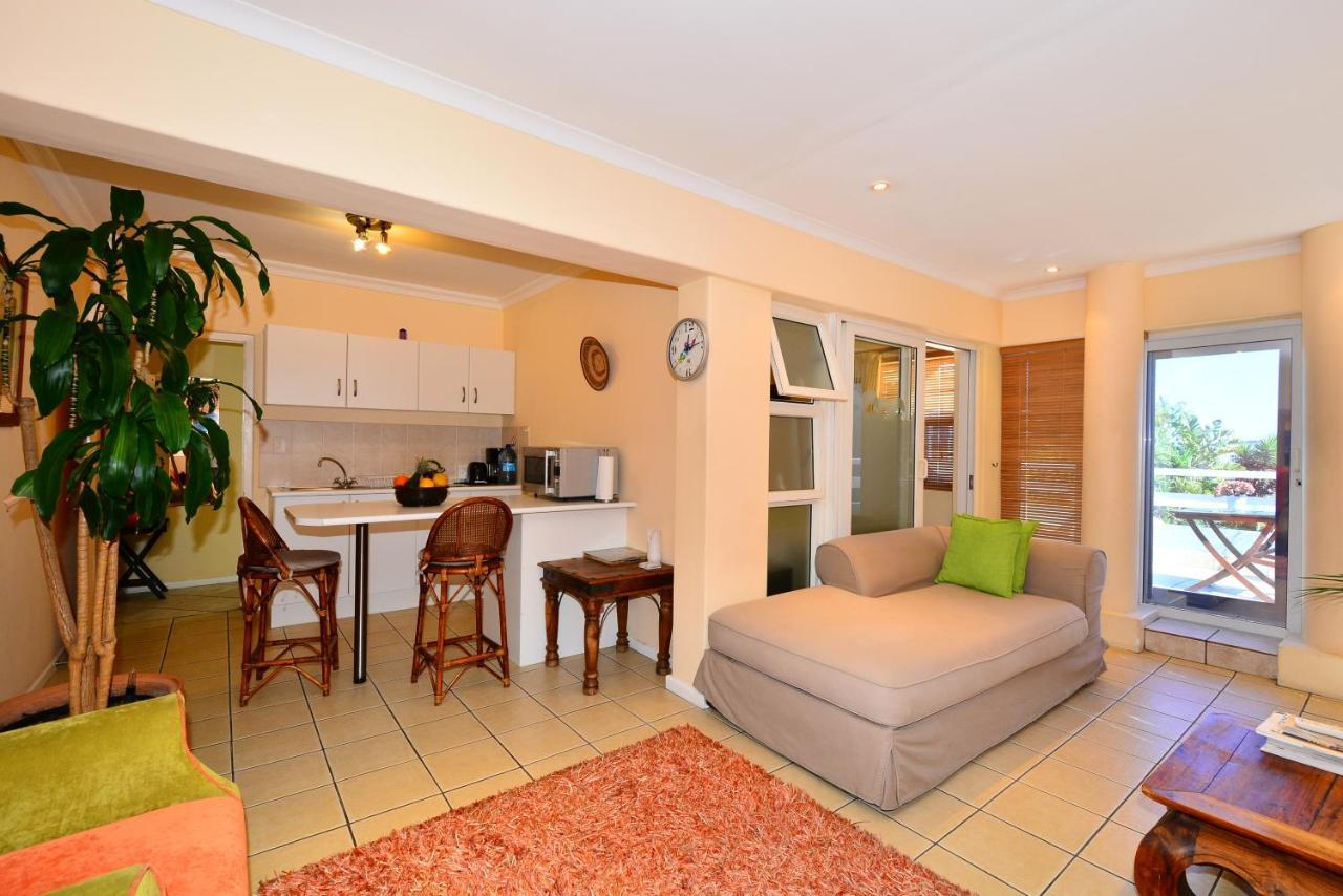 Secret Garden Guesthouse Bloubergstrand Buitenkant foto