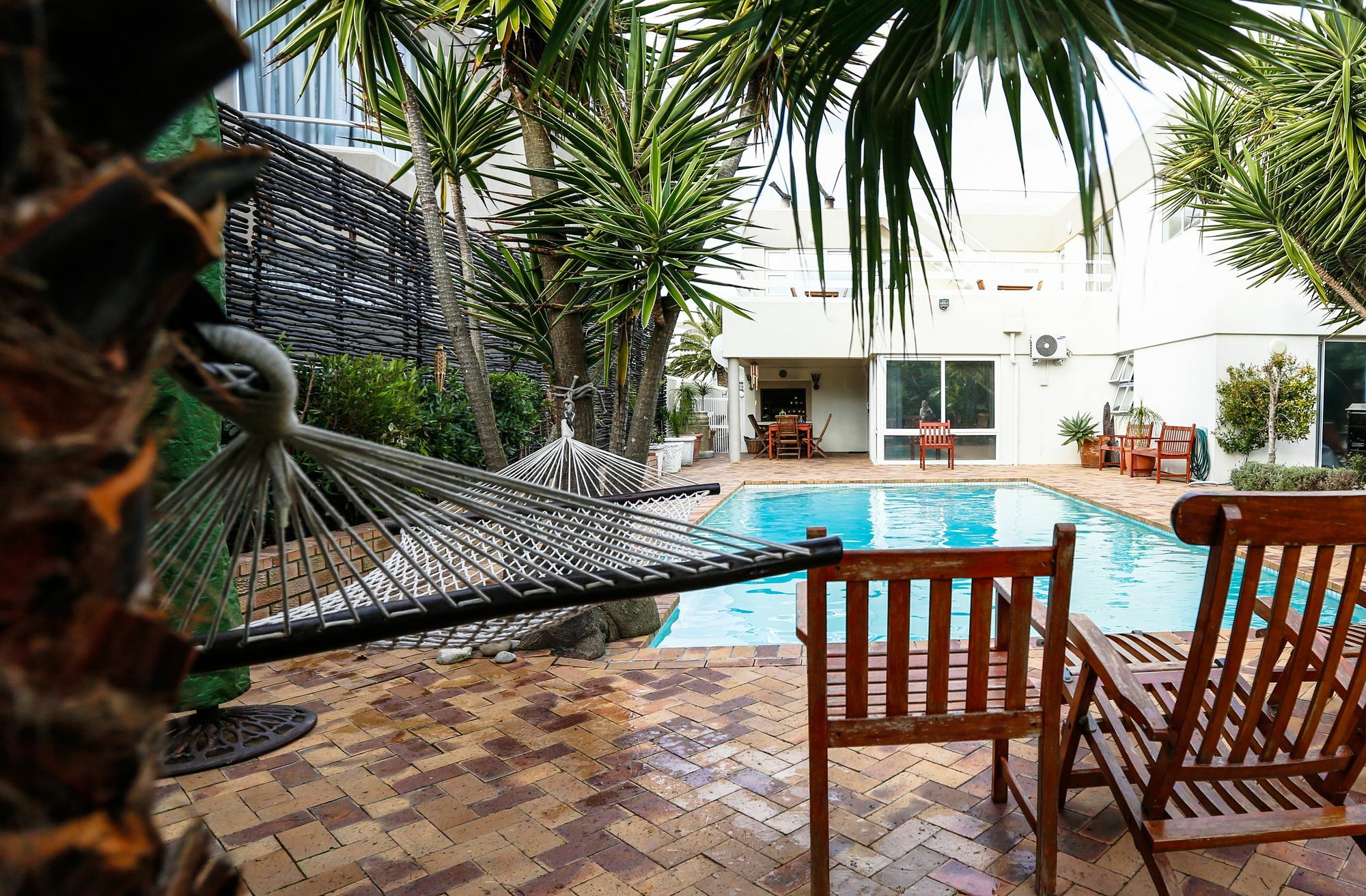 Secret Garden Guesthouse Bloubergstrand Buitenkant foto